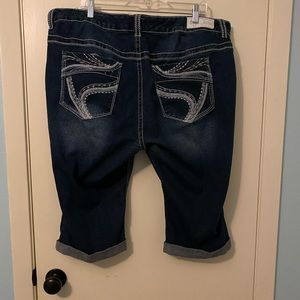 Ariya Jeans Capri